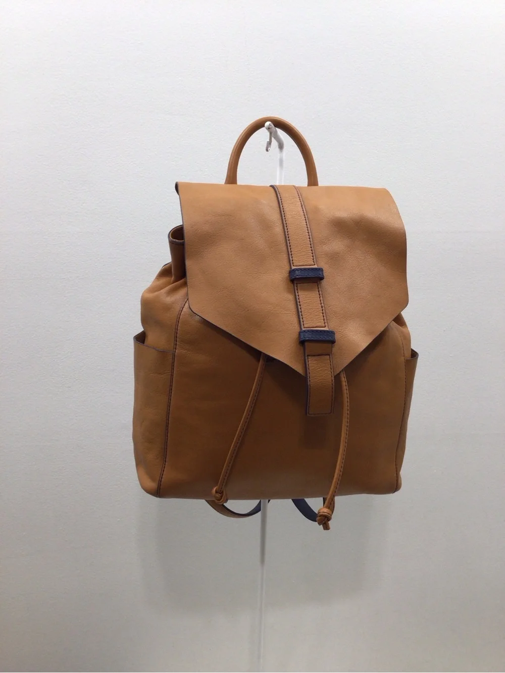 VERA BRADLEY BIG SKY Tan LEATHER Drawstring Backpack PRISTINE CONDITION